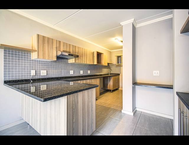 2 BEDROOM APARTMENT FOR SALE IN SEBENZA